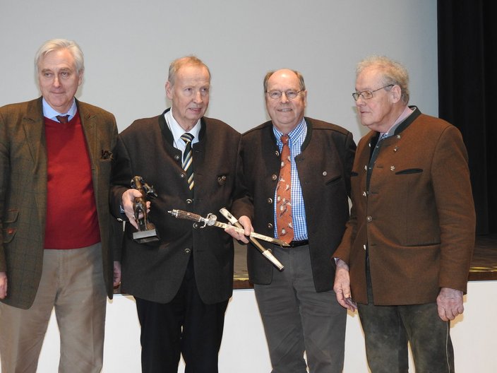 v. l. Vizepräsident Dr. Hermann Hallermann, Werner Horstkötter, DJV Präsident Hartwig Fischer, JGHV Ehrenpräsident Christoph Frucht (Foto: Rasso Walch)