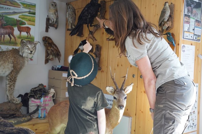 Interessierte Kinder löchterten die Naturpädagogen mit Fragen zu heimischen Wildtieren